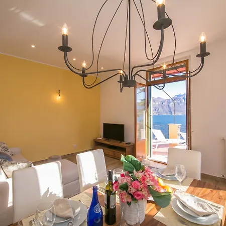 Evelyn Terrazzo Apartment
